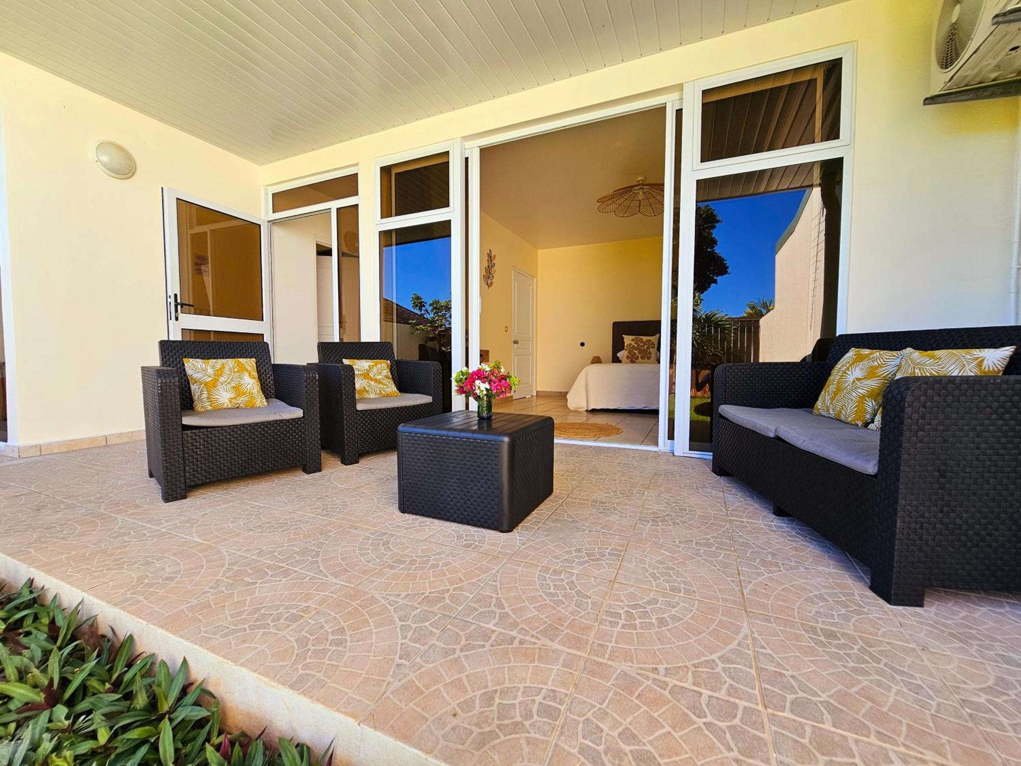 Cozy House In A Private Complex Villa Paea Exteriör bild